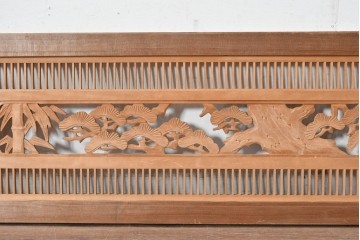 ヴィンテージ建具　昭和中期　松・竹・梅の彫刻が施された格子欄間1枚　(R-084883)