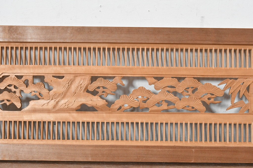 ヴィンテージ建具　昭和中期　松・竹・梅の彫刻が施された格子欄間1枚　(R-084883)