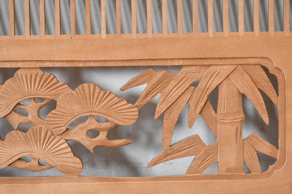 ヴィンテージ建具　昭和中期　松・竹・梅の彫刻が施された格子欄間1枚　(R-084883)