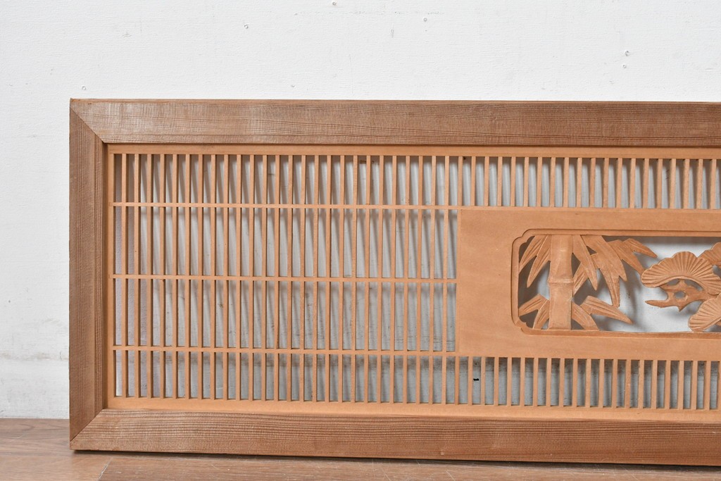 ヴィンテージ建具　昭和中期　松・竹・梅の彫刻が施された格子欄間1枚　(R-084883)