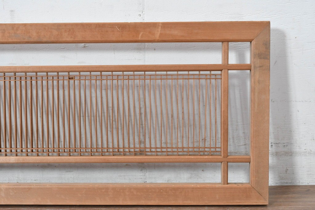 ヴィンテージ建具　昭和中期　細身の縦格子が美しい組子欄間1枚　(R-084884)