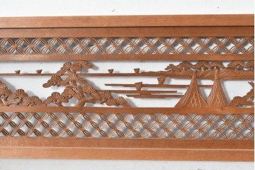 ヴィンテージ建具　昭和中期　七宝組子と松に山景色の彫刻が施された組子欄間2枚セット　(R-084886)