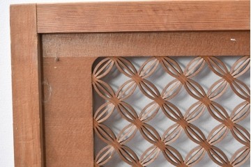 ヴィンテージ建具　昭和中期　七宝組子と松に山景色の彫刻が施された組子欄間2枚セット　(R-084886)