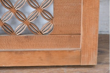 ヴィンテージ建具　昭和中期　七宝組子と松に山景色の彫刻が施された組子欄間2枚セット　(R-084886)