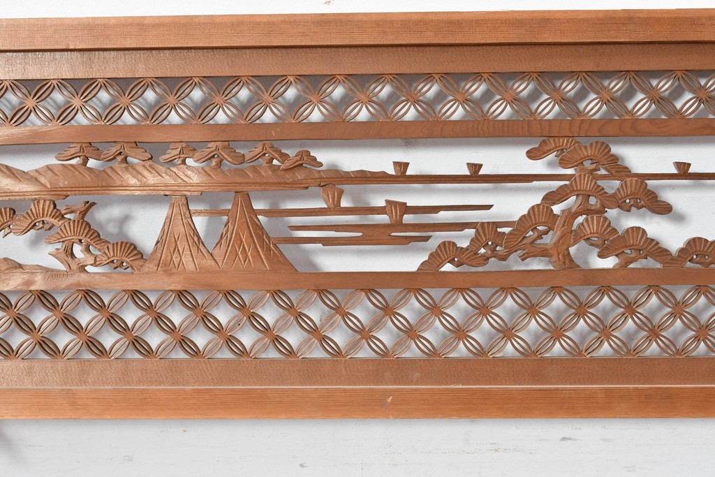 ヴィンテージ建具　昭和中期　七宝組子と松に山景色の彫刻が施された組子欄間2枚セット　(R-084886)