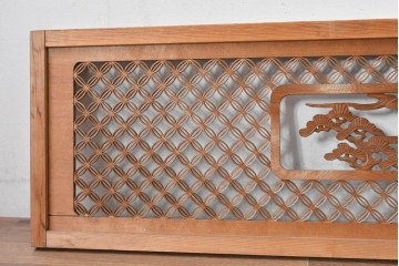 ヴィンテージ建具　昭和中期　七宝組子と松に山景色の彫刻が施された組子欄間2枚セット　(R-084886)