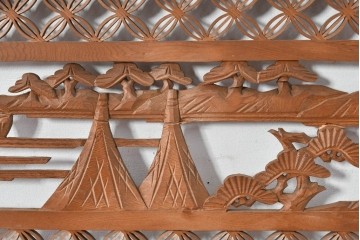 ヴィンテージ建具　昭和中期　七宝組子と松に山景色の彫刻が施された組子欄間2枚セット　(R-084886)
