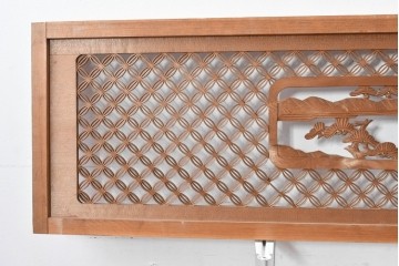 ヴィンテージ建具　昭和中期　七宝組子と松に山景色の彫刻が施された組子欄間2枚セット　(R-084886)