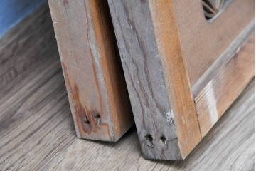 ヴィンテージ建具　昭和中期　七宝組子と松に山景色の彫刻が施された組子欄間2枚セット　(R-084886)