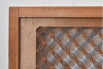 ヴィンテージ建具　昭和中期　七宝組子と松に山景色の彫刻が施された組子欄間2枚セット　(R-084886)