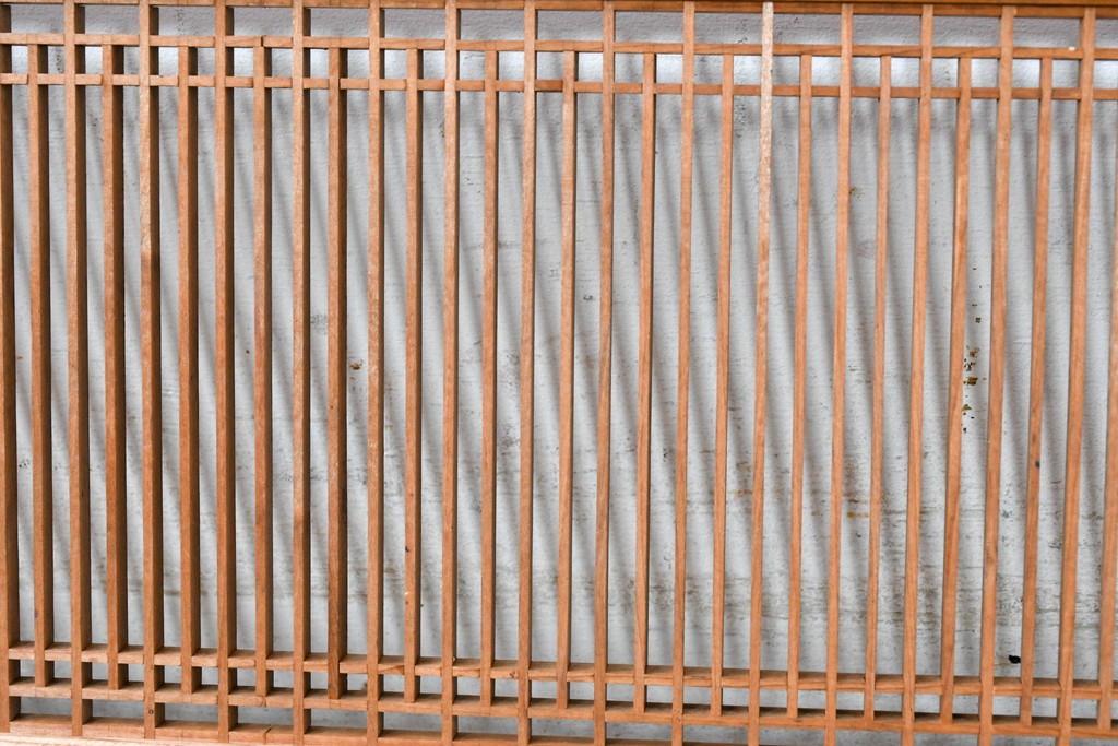 ヴィンテージ建具　昭和中期　細身の縦格子が美しい組子欄間2枚セット　(R-084887)