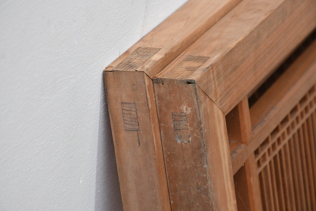 ヴィンテージ建具　昭和中期　細身の縦格子が美しい組子欄間2枚セット　(R-084887)
