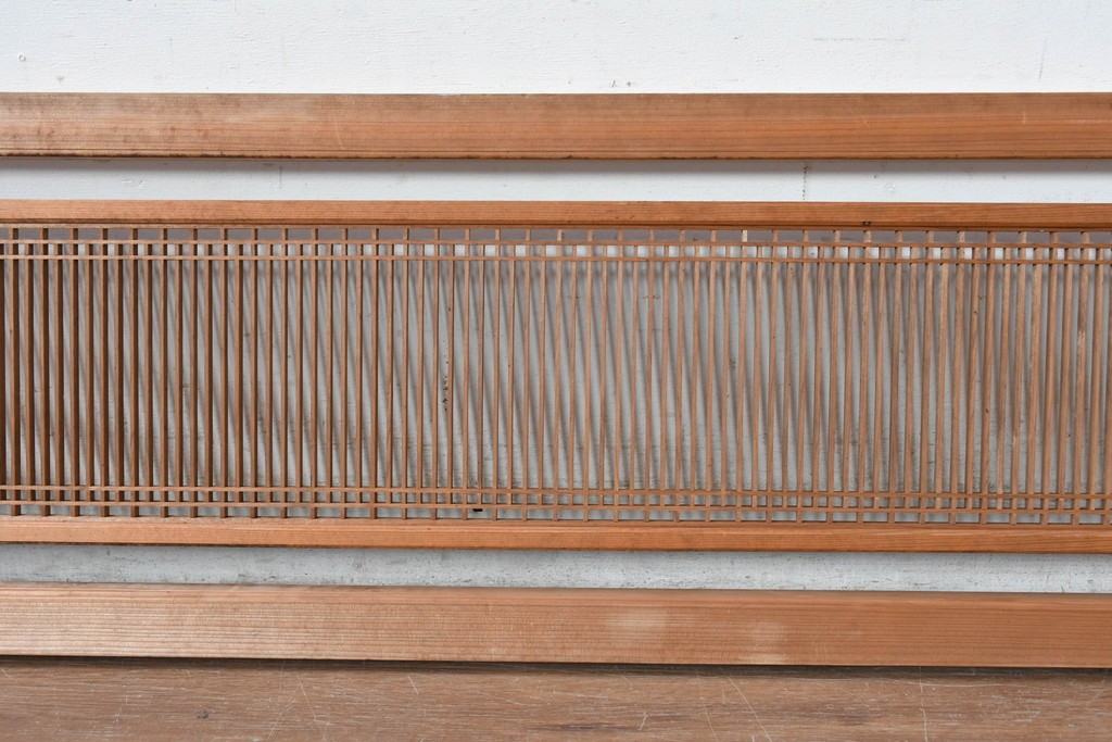 ヴィンテージ建具　昭和中期　細身の縦格子が美しい組子欄間2枚セット　(R-084887)