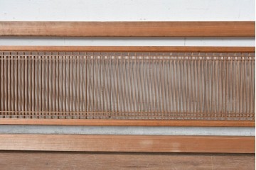 ヴィンテージ建具　昭和中期　細身の縦格子が美しい組子欄間2枚セット　(R-084887)