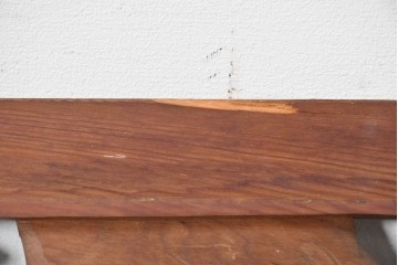 ヴィンテージ建具　昭和中期　在銘　松枝の広がりと飛翔する鶴が優雅な彫刻欄間2枚セット　(R-084889)