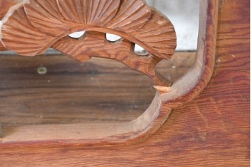 ヴィンテージ建具　昭和中期　在銘　松枝の広がりと飛翔する鶴が優雅な彫刻欄間2枚セット　(R-084889)