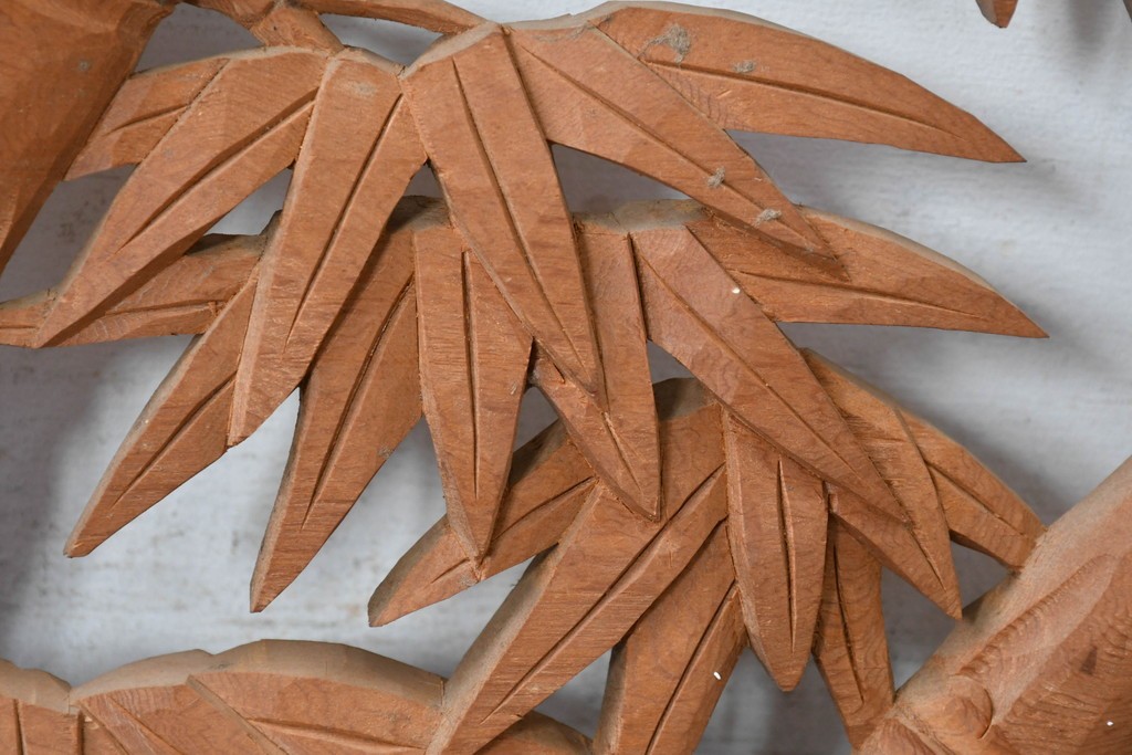 ヴィンテージ建具　昭和後期　井波彫刻　秋水作　菊竹図の吉祥意匠が見事な彫刻欄間1枚　(R-084890)