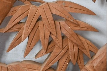 ヴィンテージ建具　昭和後期　井波彫刻　秋水作　菊竹図の吉祥意匠が見事な彫刻欄間1枚　(R-084890)