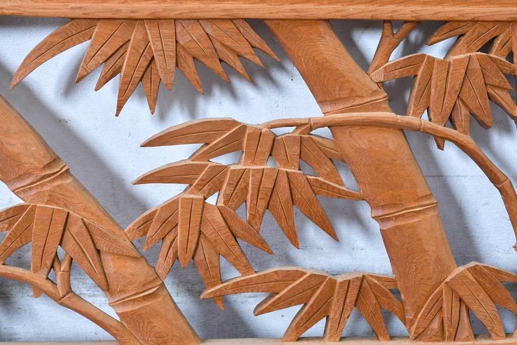 ヴィンテージ建具　昭和後期　井波彫刻　秋水作　菊竹図の吉祥意匠が見事な彫刻欄間1枚　(R-084890)