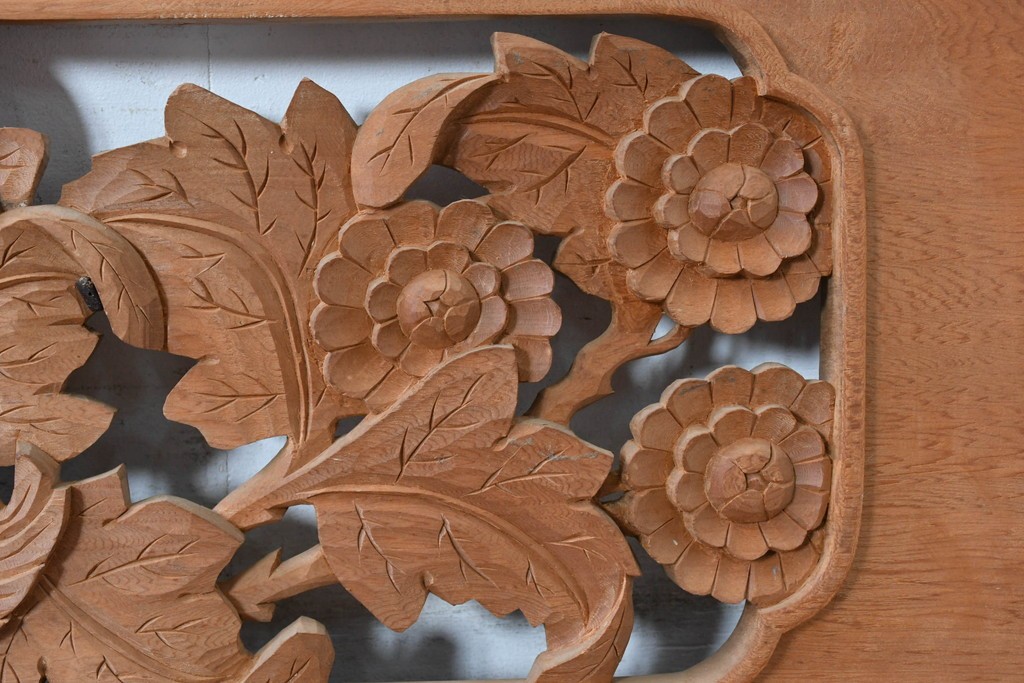 ヴィンテージ建具　昭和後期　井波彫刻　秋水作　菊竹図の吉祥意匠が見事な彫刻欄間1枚　(R-084890)