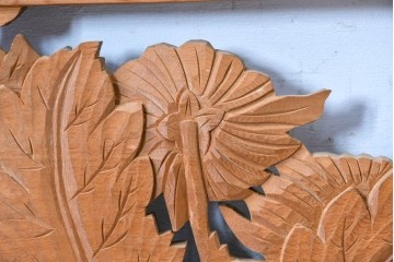 ヴィンテージ建具　昭和後期　井波彫刻　秋水作　菊竹図の吉祥意匠が見事な彫刻欄間1枚　(R-084890)