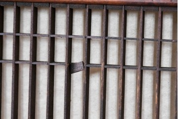 ヴィンテージ建具　昭和後期　竹と松・菊文様の彫刻をあしらった特大欄間　(R-084893)