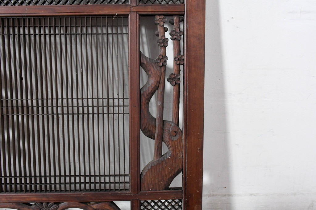 ヴィンテージ建具　昭和後期　竹と梅・菊文様の彫刻をあしらった特大欄間　(R-084894)