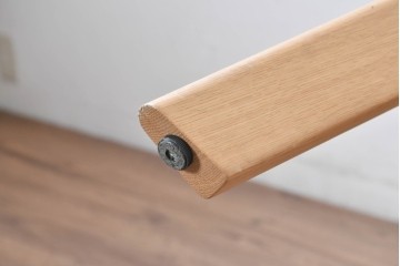 中古　arflex(アルフレックス)　CREDO(クレド)　E10　ホワイトオーク材　シンプルながら美しいフォルムのダイニングテーブル　(R-084895)