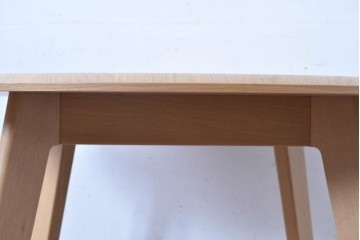 中古　arflex(アルフレックス)　CREDO(クレド)　E10　ホワイトオーク材　シンプルながら美しいフォルムのダイニングテーブル　(R-084895)