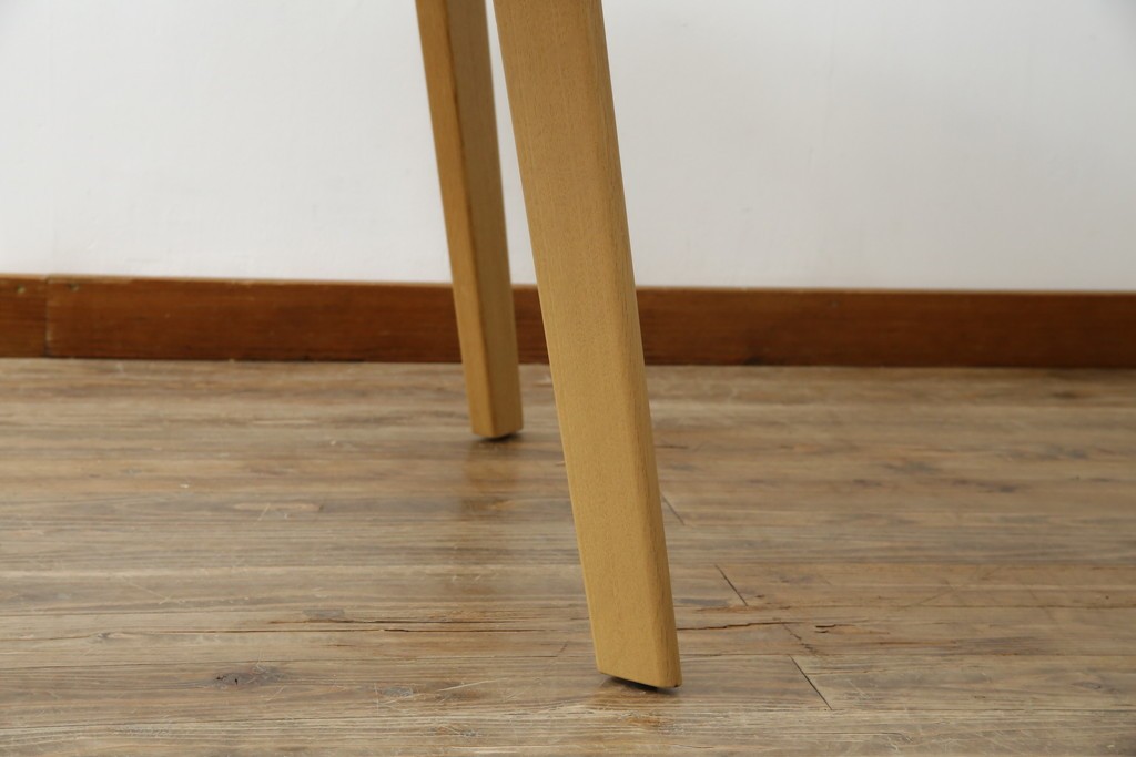 中古　arflex(アルフレックス)　CREDO(クレド)　E10　ホワイトオーク材　シンプルながら美しいフォルムのダイニングテーブル　(R-084895)