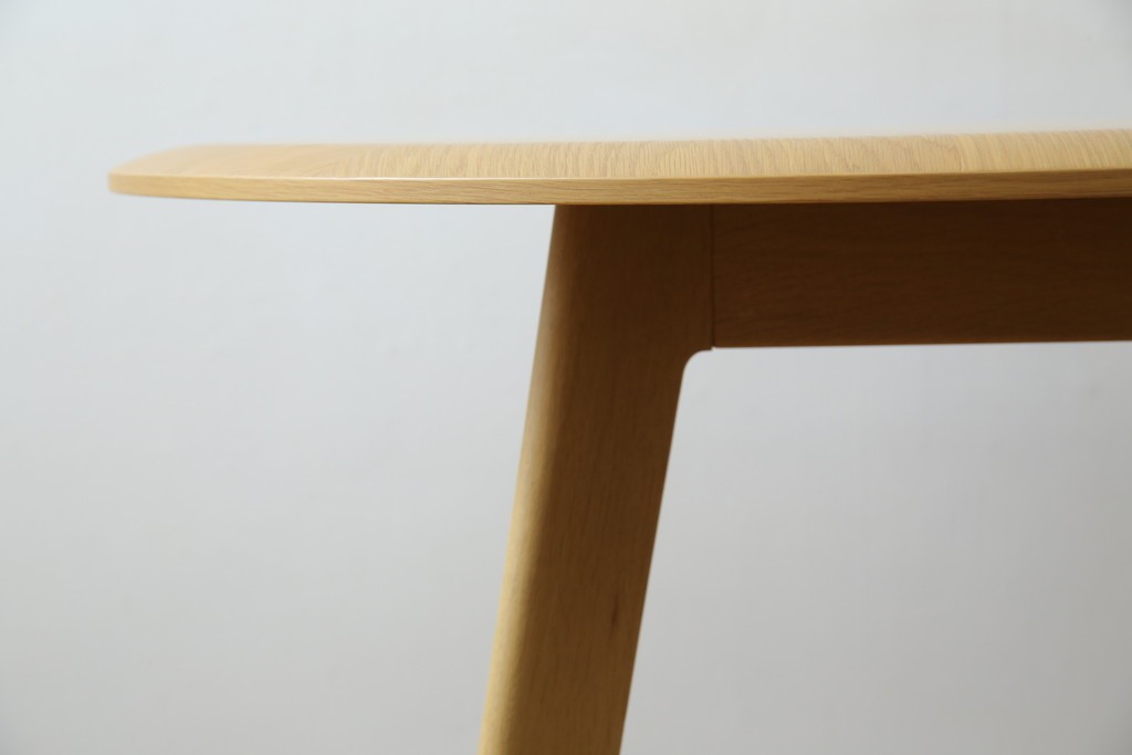 中古　arflex(アルフレックス)　CREDO(クレド)　E10　ホワイトオーク材　シンプルながら美しいフォルムのダイニングテーブル　(R-084895)