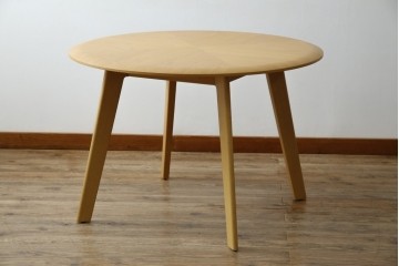 中古　arflex(アルフレックス)　CREDO(クレド)　E10　ホワイトオーク材　シンプルながら美しいフォルムのダイニングテーブル　(R-084895)