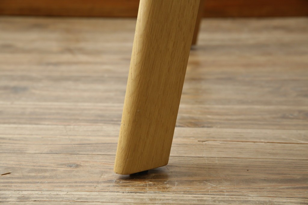 中古　arflex(アルフレックス)　CREDO(クレド)　E10　ホワイトオーク材　シンプルながら美しいフォルムのダイニングテーブル　(R-084895)