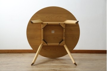 中古　arflex(アルフレックス)　CREDO(クレド)　E10　ホワイトオーク材　シンプルながら美しいフォルムのダイニングテーブル　(R-084895)