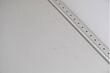 中古　美品　スイス　USMハラー(USM Haller)　ホームオフィスにもおすすめなスッキリとしたデザインのシェルフ・3段タイプ　定価約16万6千円相当　(R-084897)