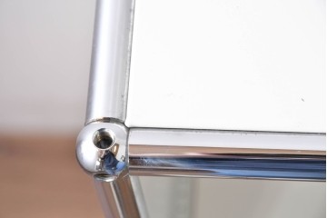 中古　美品　スイス　USMハラー(USM Haller)　ホームオフィスにもおすすめなスッキリとしたデザインのサイドキャビネット　定価約36万円相当　(R-084899)