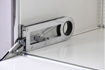 中古　美品　スイス　USMハラー(USM Haller)　ホームオフィスにもおすすめなスッキリとしたデザインのサイドキャビネット　定価約36万円相当　(R-084899)