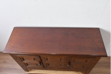 中古　松本民芸家具　クラシカルな佇まいが美しいE型サイドボード　定価約50万円相当　(R-084901)