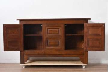 中古　松本民芸家具　クラシカルな佇まいが美しいE型サイドボード　定価約50万円相当　(R-084901)