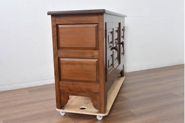 中古　松本民芸家具　クラシカルな佇まいが美しいE型サイドボード　定価約50万円相当　(R-084901)