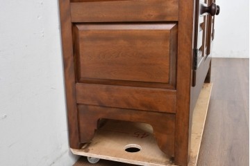 中古　松本民芸家具　クラシカルな佇まいが美しいE型サイドボード　定価約50万円相当　(R-084901)