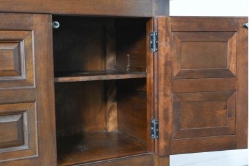 中古　松本民芸家具　クラシカルな佇まいが美しいE型サイドボード　定価約50万円相当　(R-084901)