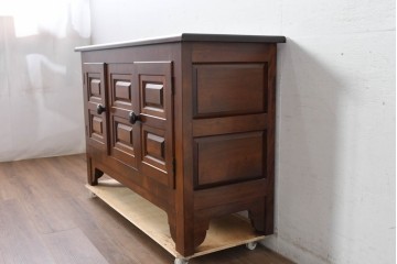 中古　松本民芸家具　クラシカルな佇まいが美しいE型サイドボード　定価約50万円相当　(R-084901)