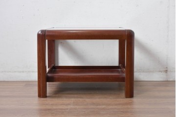 和製ヴィンテージ　スクエア型ガラストップの棚付き木製ローテーブル　(R-084903)