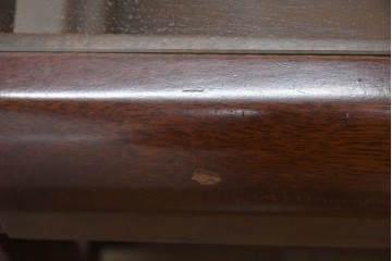 和製ヴィンテージ　スクエア型ガラストップの棚付き木製ローテーブル　(R-084903)