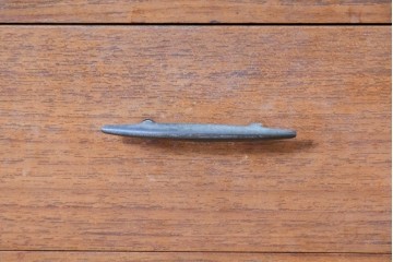 和製ビンテージ　希少!!　北欧デザインの国産品!!　チーク材の小さなサイドキャビネット(R-084904)