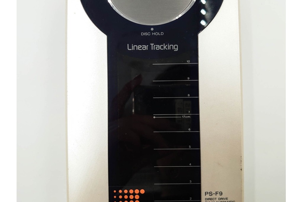 ジャンク品　SONY(ソニー)　フラミンゴ　ステレオターンテーブル　PS-F9　ポータブルプレイヤー　レコードプレーヤー　(R-084905)