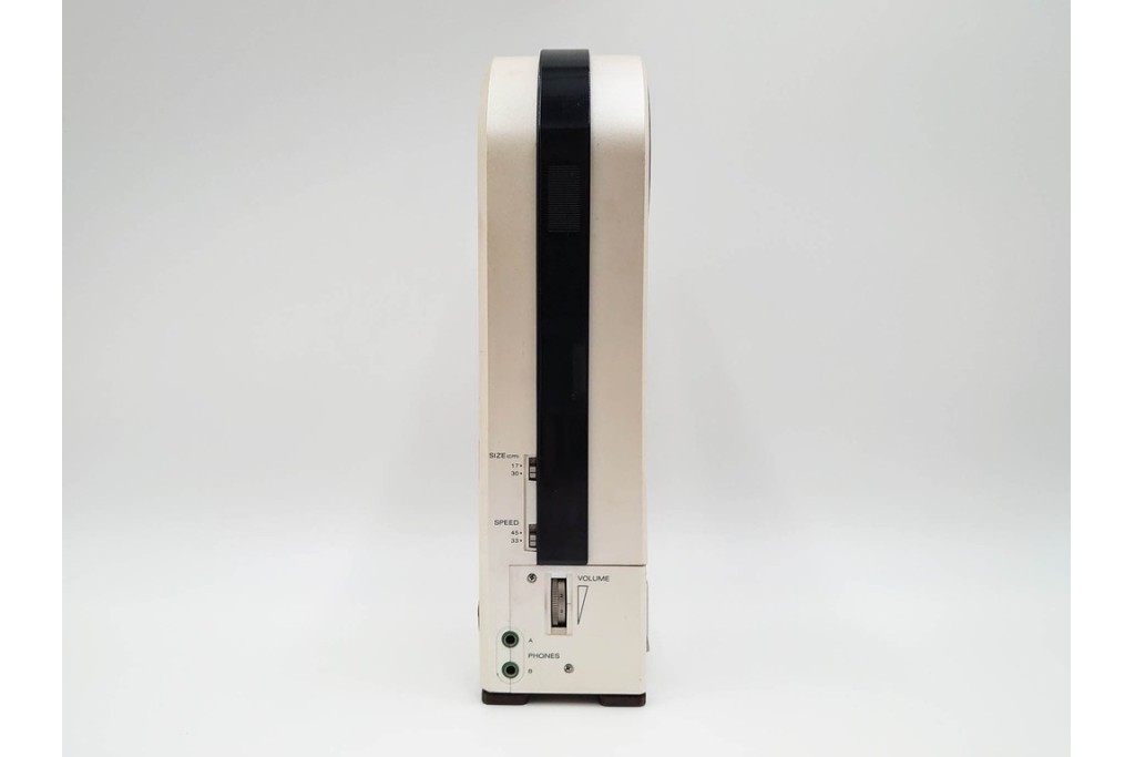 ジャンク品　SONY(ソニー)　フラミンゴ　ステレオターンテーブル　PS-F9　ポータブルプレイヤー　レコードプレーヤー　(R-084905)