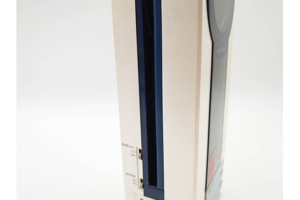 ジャンク品　SONY(ソニー)　フラミンゴ　ステレオターンテーブル　PS-F9　ポータブルプレイヤー　レコードプレーヤー　(R-084905)