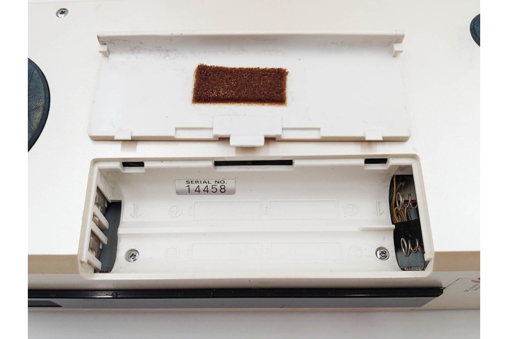 ジャンク品　SONY(ソニー)　フラミンゴ　ステレオターンテーブル　PS-F9　ポータブルプレイヤー　レコードプレーヤー　(R-084905)